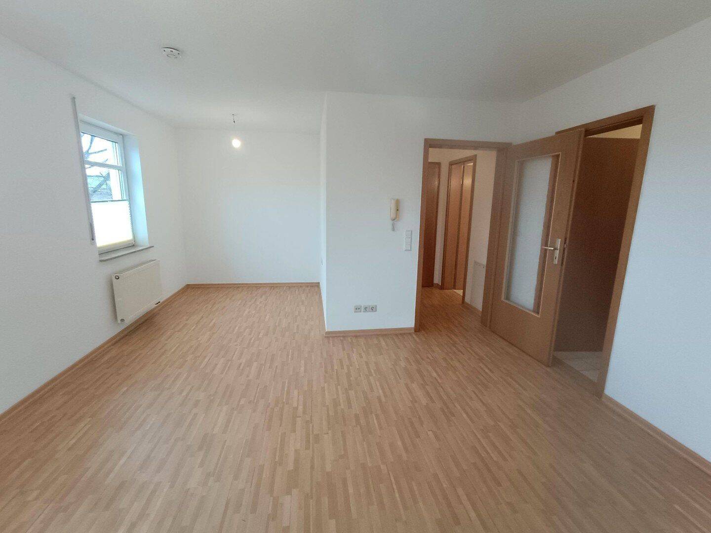 Dresden-Cotta – prov.frei, ruhige, mod. 1 Zi.-Whg. mit Balkon, sep. Küche mit Einbauten u. TG Stpl., 1157 Dresden