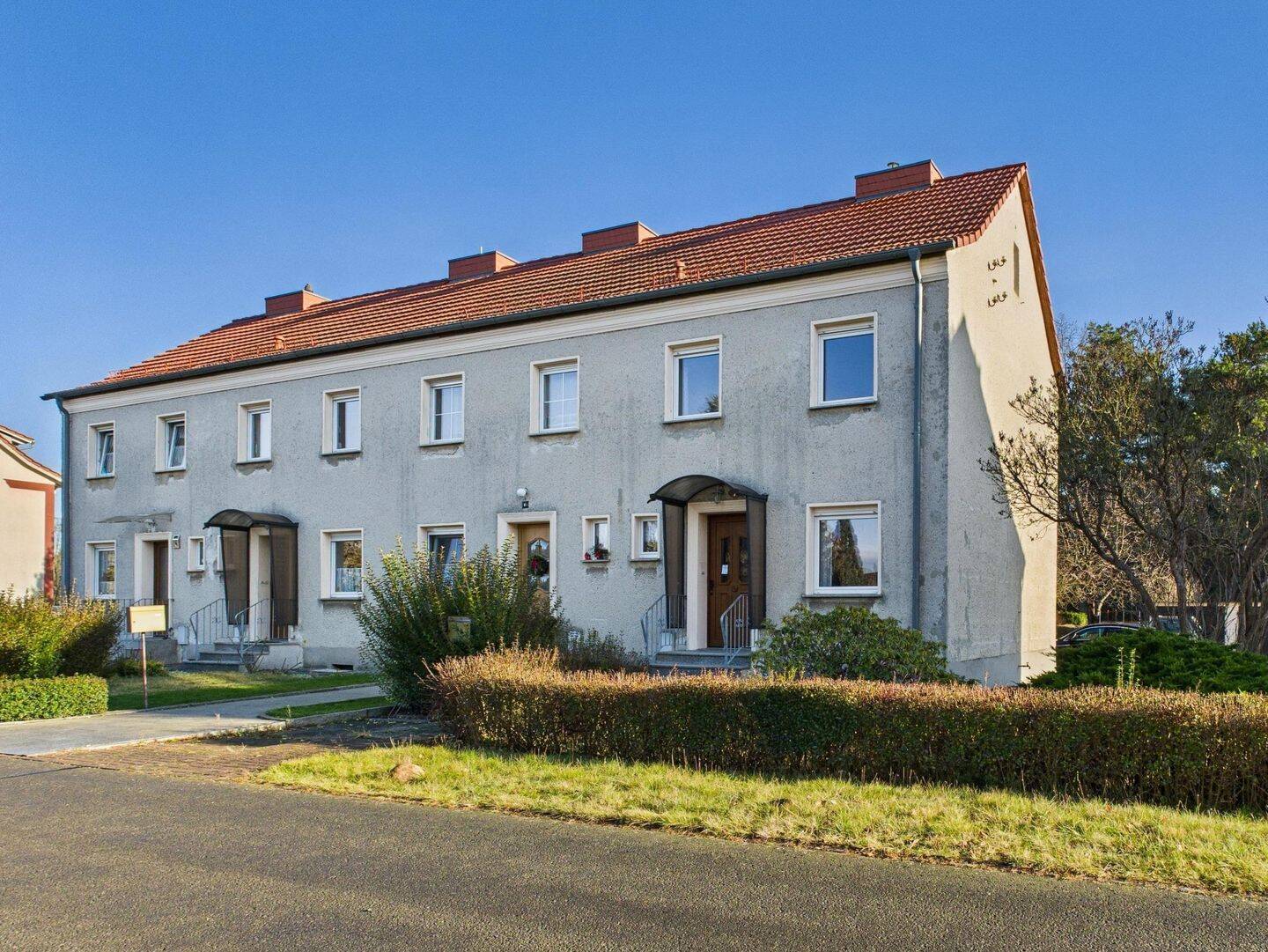 Wohnen am Waldsaum – Reihenendhaus mit gewachsener Substanz und Entwicklungspotenzial in Rietschen, 2956 Rietschen