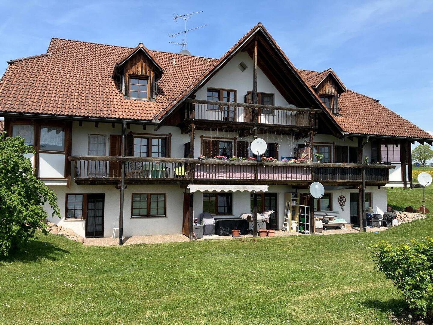 TOLLE MAISONETTE-WOHNUNG IM RUHIGGELGENEN UND SCHÖNEN WEILHEIM-NÖGGENSCHWIEL, 79809 Weilheim