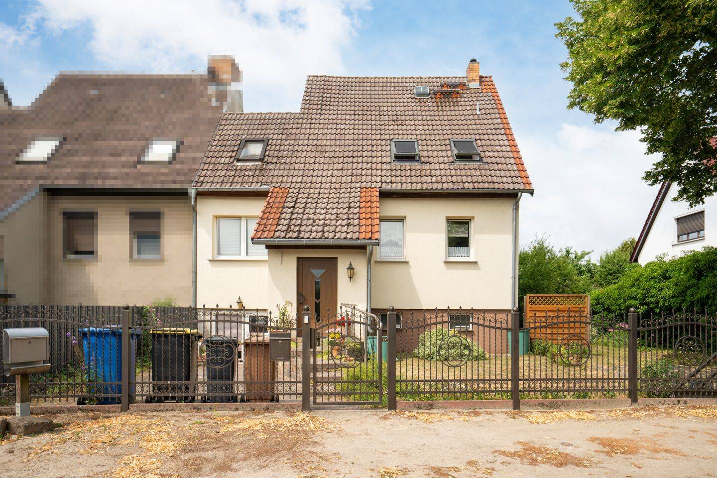 Viel Platz für die Familie: Reihenendhaus in Bernau bei Berlin mit Garten, Pool und Hobbykeller, 16321 Bernau bei Berlin