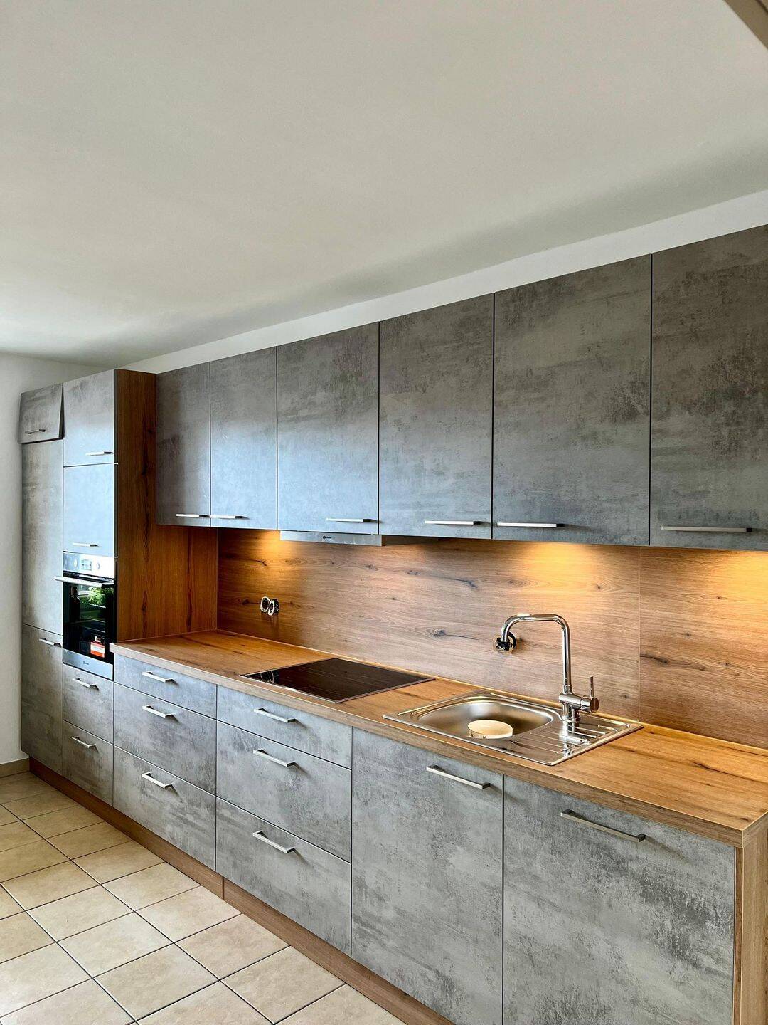 Ruhig gelegene großzügige Wohnung, 93345 Hausen