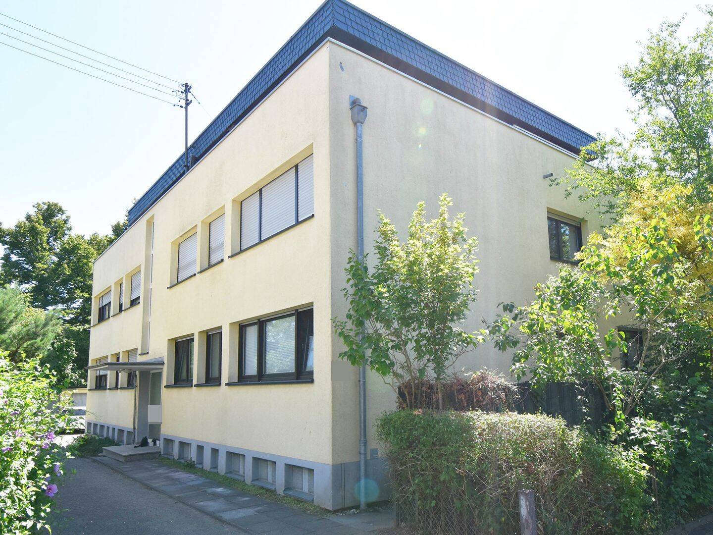 Bezugsfreie 3-Zimmer-Etagenwohnung mit Balkon und Garage in Bonn-Beuel, 53227 Bonn