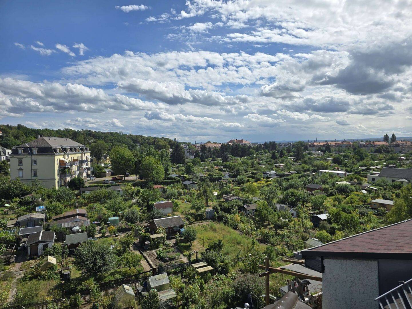 Traumblick, modernes Wohnen und viel Platz sucht neuen Mieter! Neugierig?, 1129 Dresden (Hellerberge Pieschen-Nord/Trachenberge Trachau)