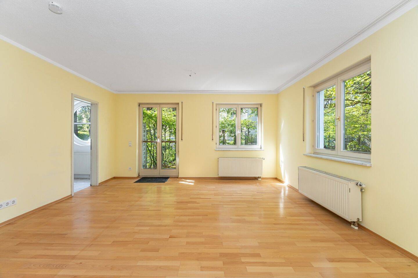 2,5-Zimmer-Wohnung mit sonniger Terrasse und privatem Garten, 81476 München (Thalk. Obersendl.-Forsten-Fürstenr.-Solln)