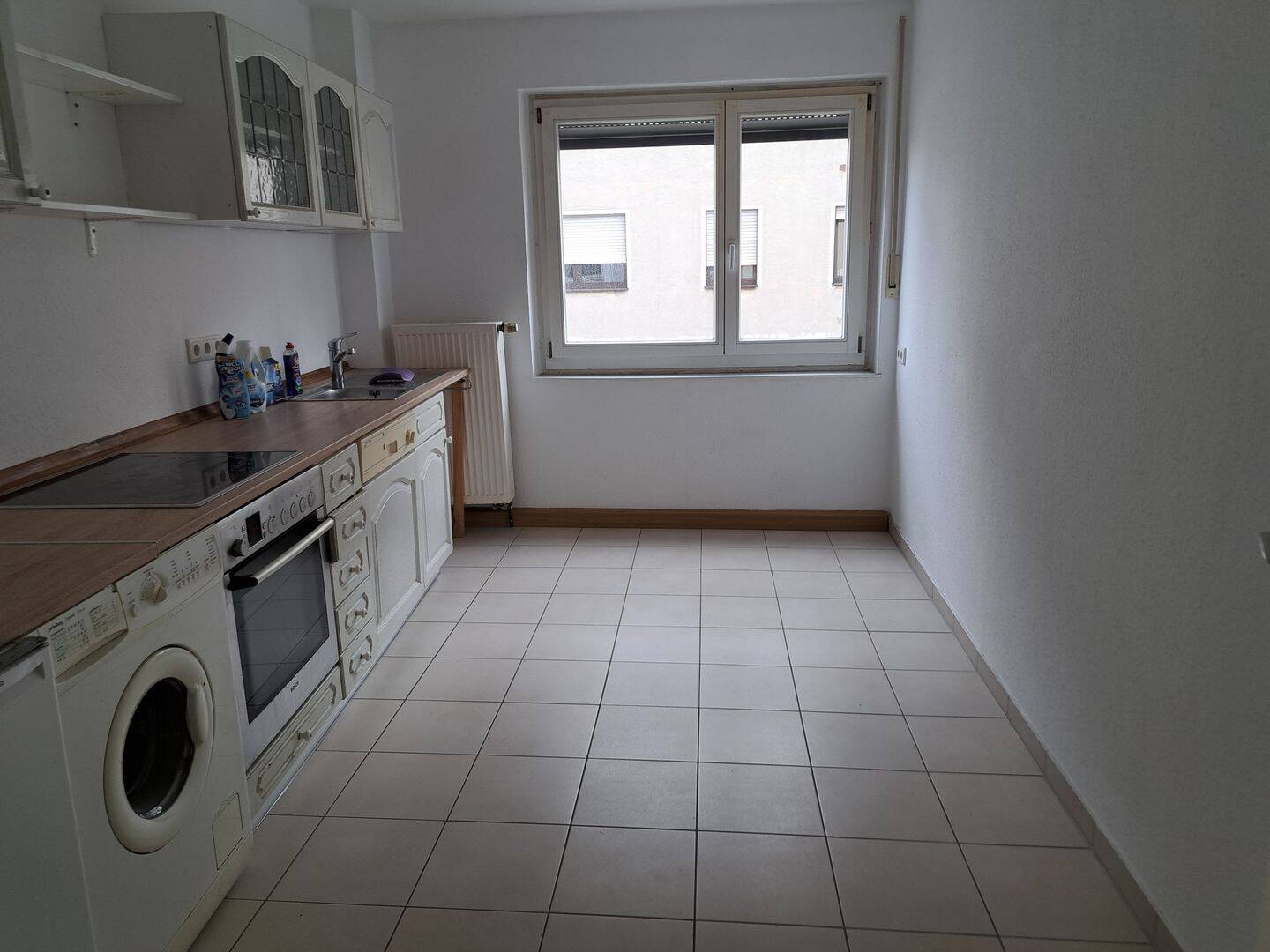Großzügige und moderne 1-Zimmer-Wohnung mit Balkon Nähe Bahnhof-Süd, 90459 Nürnberg