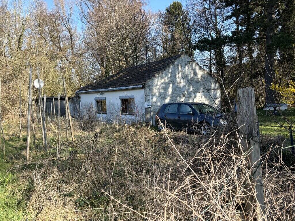 Kleines, sanierungsbedürftiges Einfamilienhaus auf schönem Grundstück, 52080 Aachen