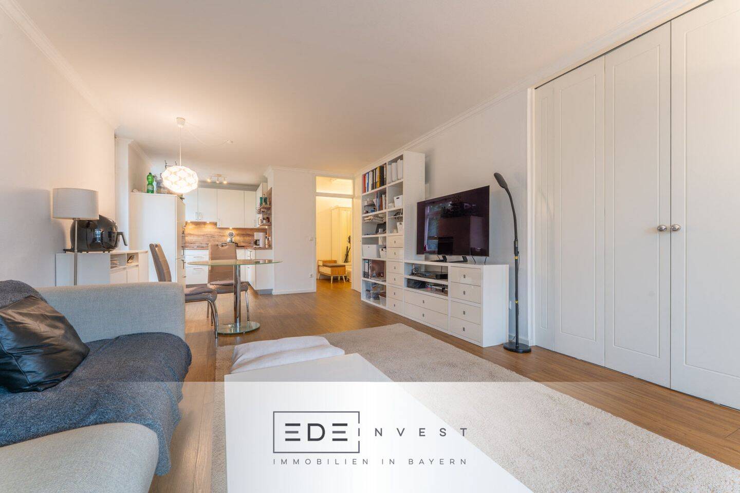 NATURNAH – GEHOBEN – LUKRATIV Kernsanierte Wohnung in sehr begehrter Lage, 81927 München (Bogenhausen)