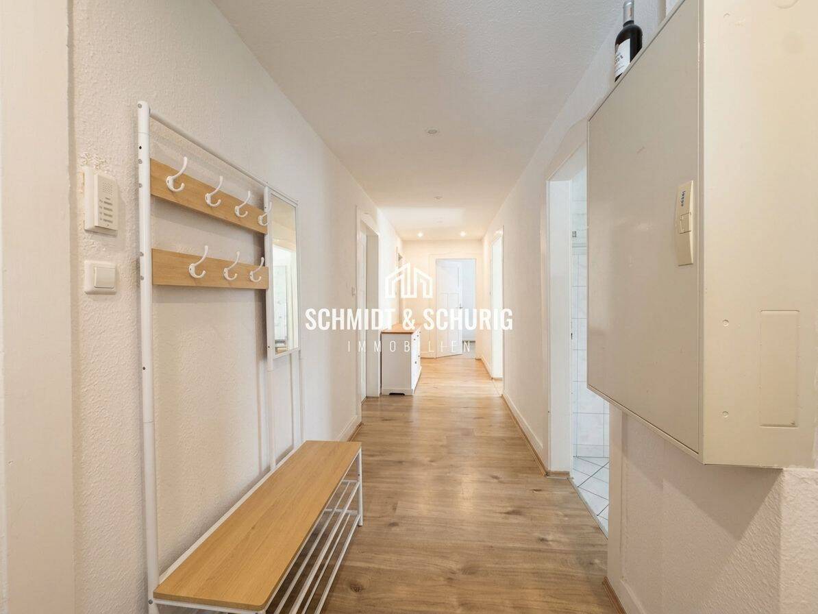 Großzügige Etagenwohnung mit Balkon und Stellplatz in Bruchsal, 76646 Bruchsal