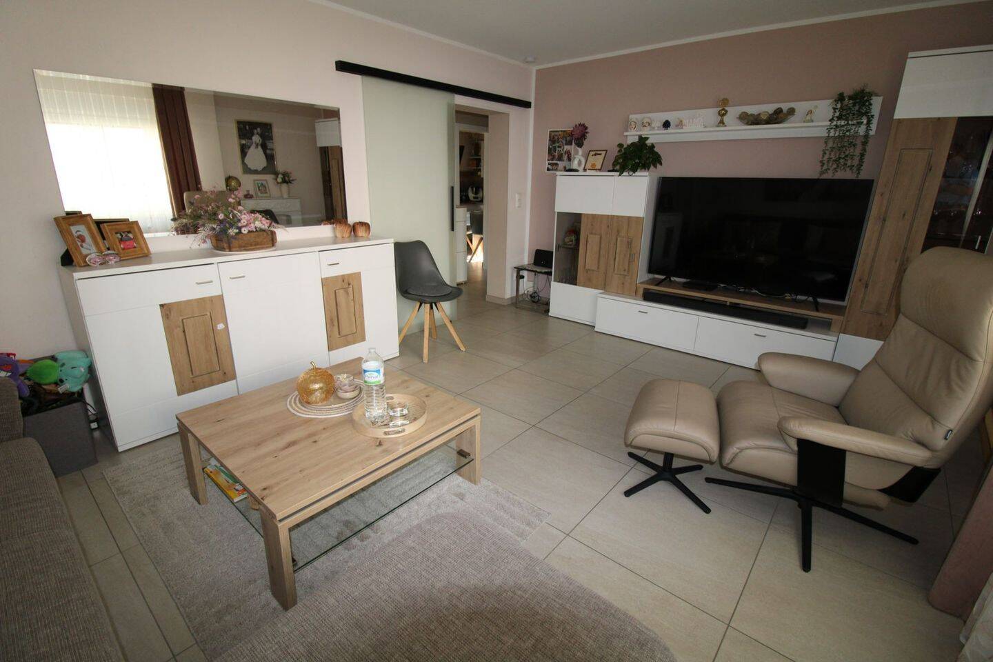 Gepflegte und kernsanierte 2-Zimmer-Erdgeschosswohnung, Gemeinschaftsgarten in Duisburg-Hochfeld, 47053 Duisburg (Altstadt Dellviertel Hochfeld Wanheimerort)