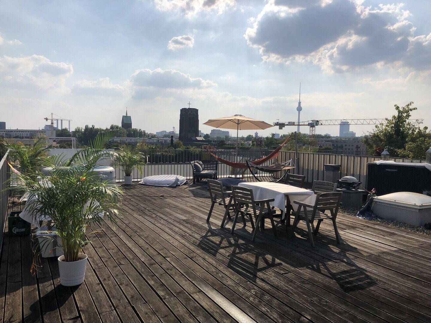 Penthouse appartment mit großer Dachterasse (möbliert), 10249 Berlin (Friedrichshain-Kreuzberg Friedrichshain Prenzlauer Berg)