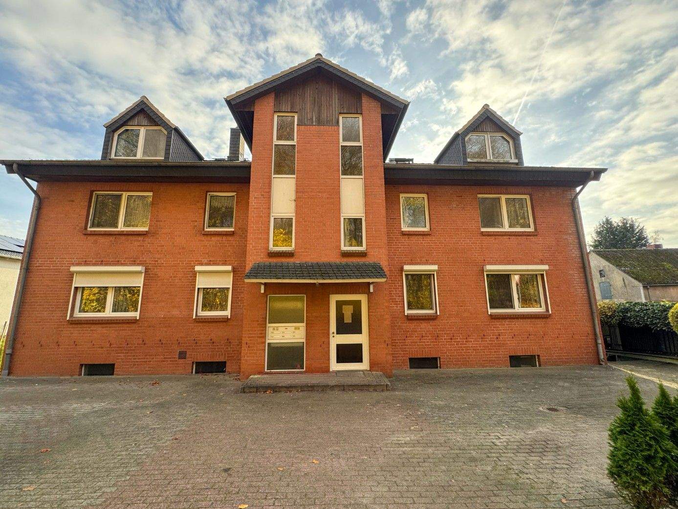 Exklusive Erdgeschosswohnung mit Wintergarten, großem Garten, 3,5 Zimmern und privatem Zugang – Ihr perfektes 104-m²-Wohlfühlzuhause in Bad Bramstedt, 24576 Bad Bramstedt