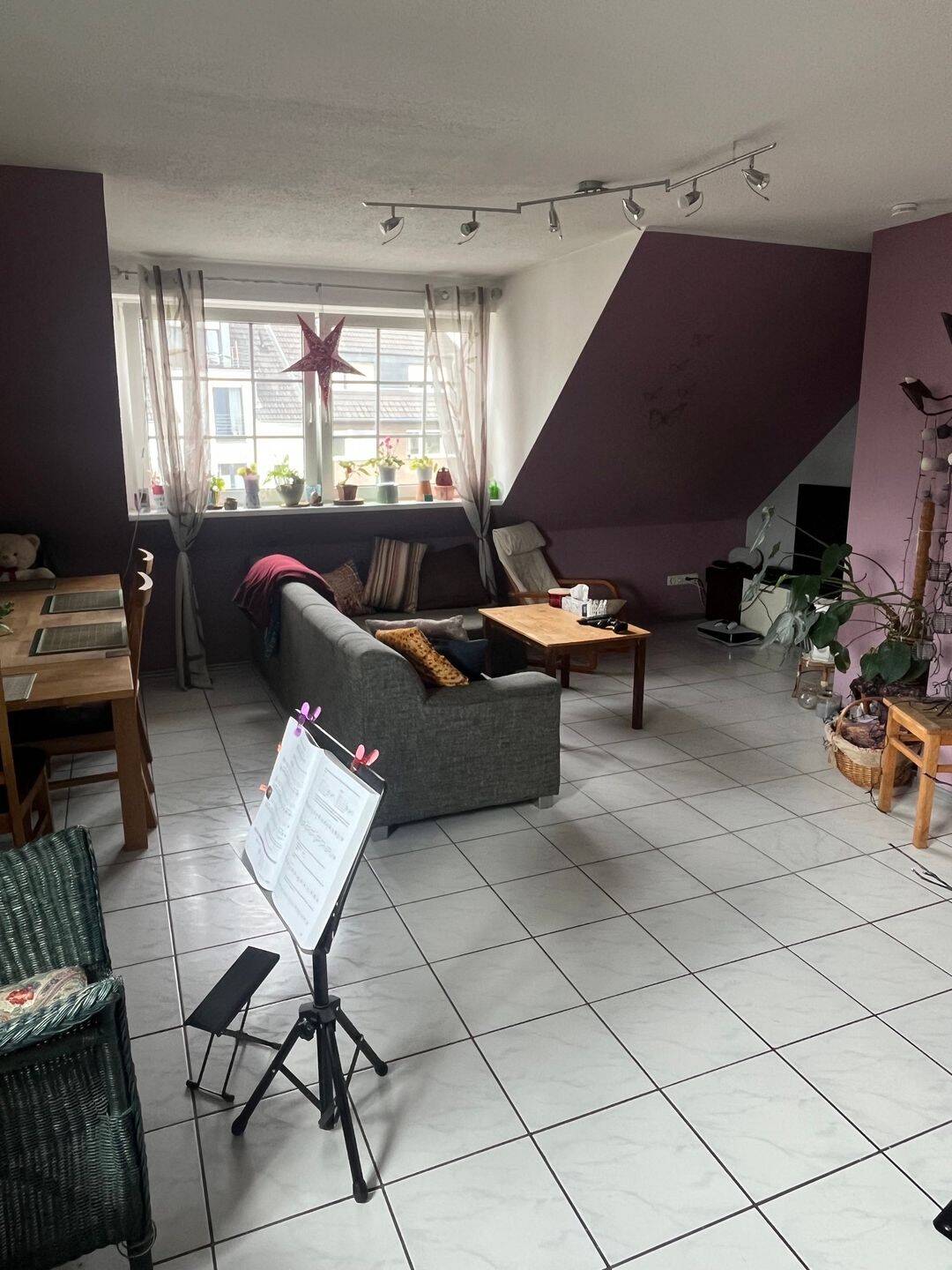 Gemütliche Dachwohnung in guter Lage in Hürth-Fischenisch, 50354 Hürth