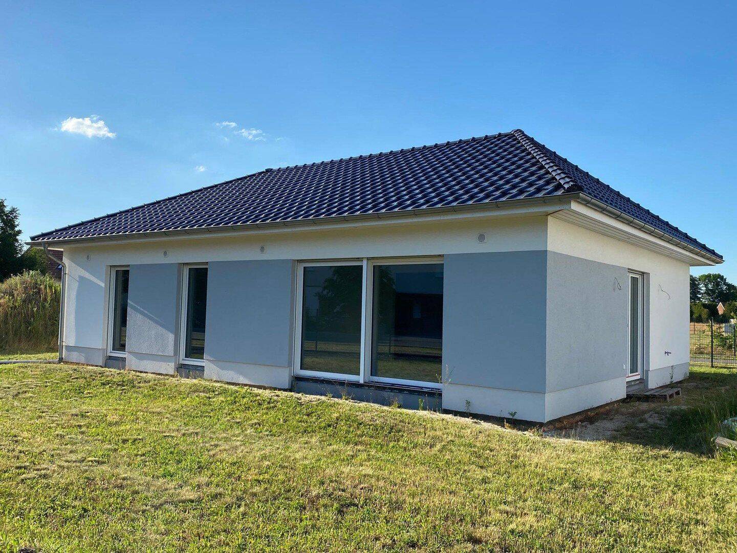 Provisionsfrei, Erstbezug, Charmanter Bungalow inkl. Grundstück in Sonnewalde-Münchhausen!, 3249 Sonnewalde