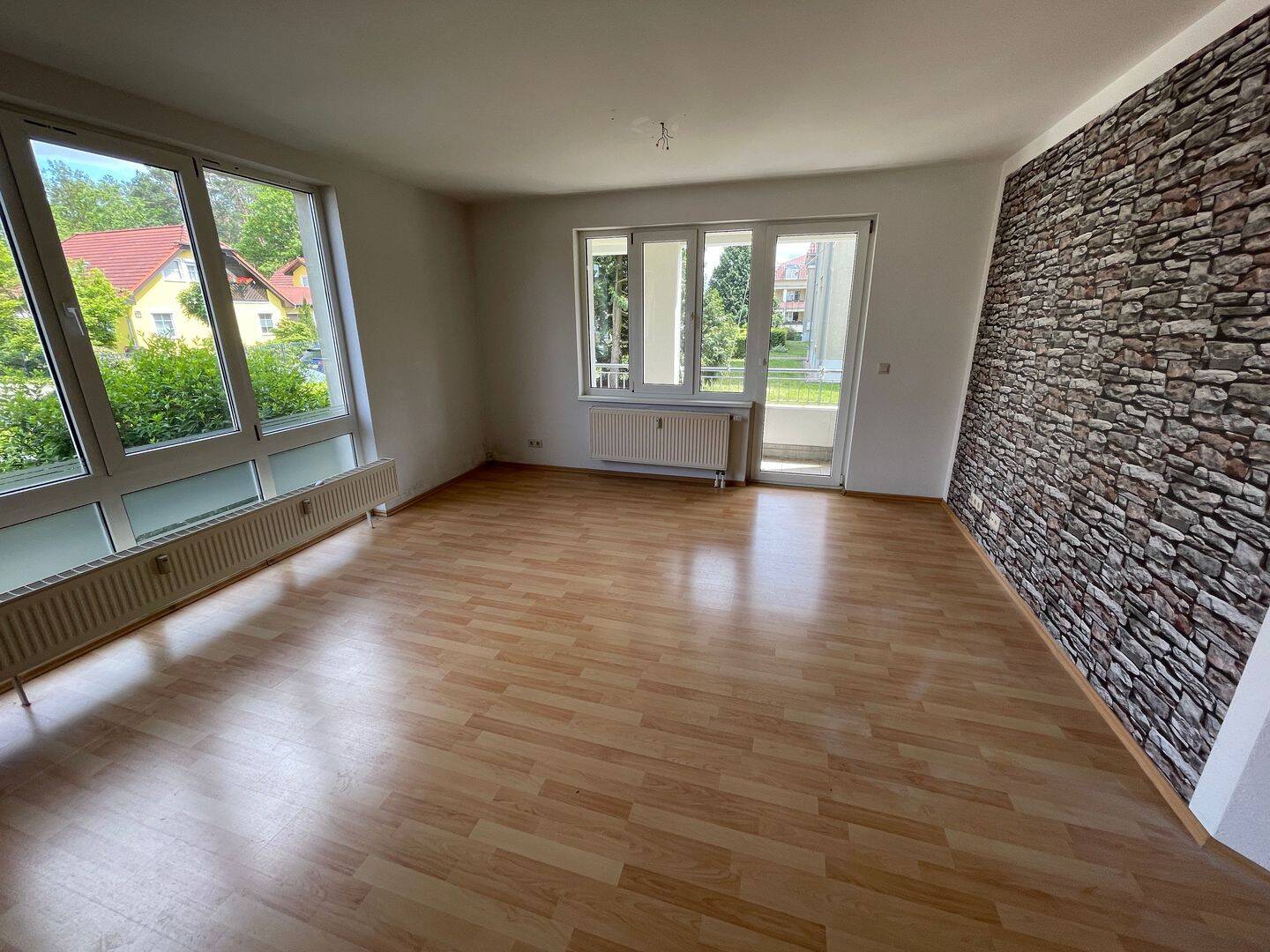 Moderne 2-Zimmer-Wohnung mit Balkon in Schipkau, Meuro, 1994 Schipkau