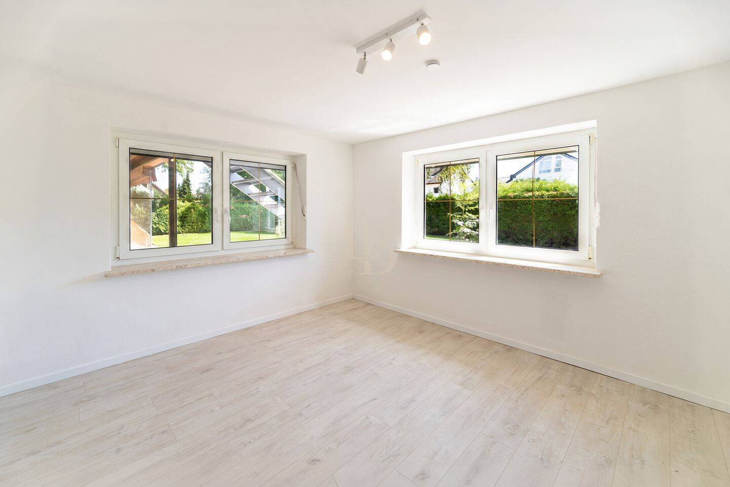 3-Zimmer-Erdgeschosswohnung auf großzügigem Gartengrundstück in Anzing, 85646 Anzing
