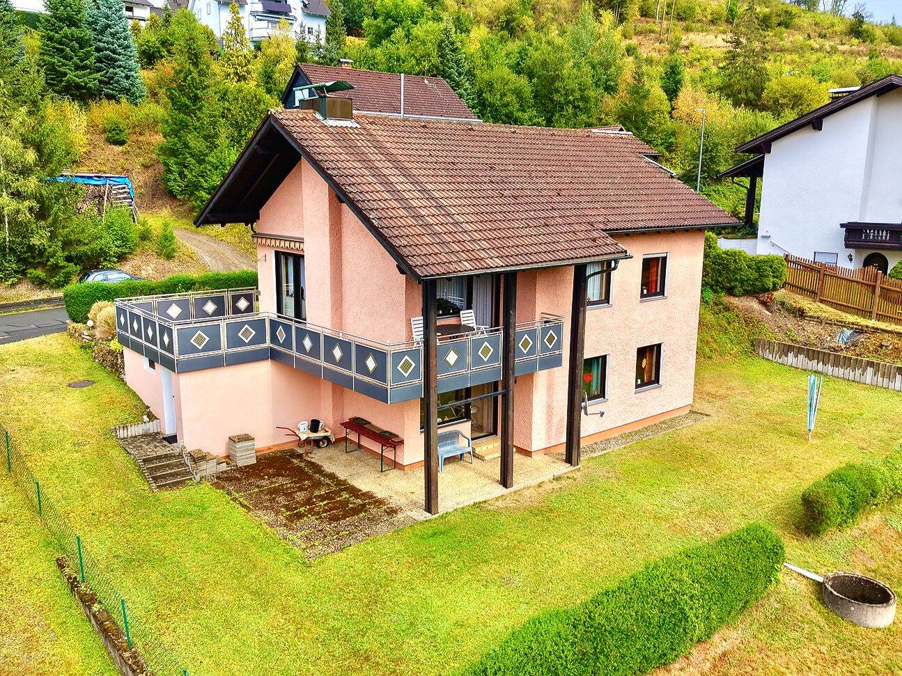 Tolles Wohnhaus mit großem Garten in Wallenfels, 96346 Wallenfels