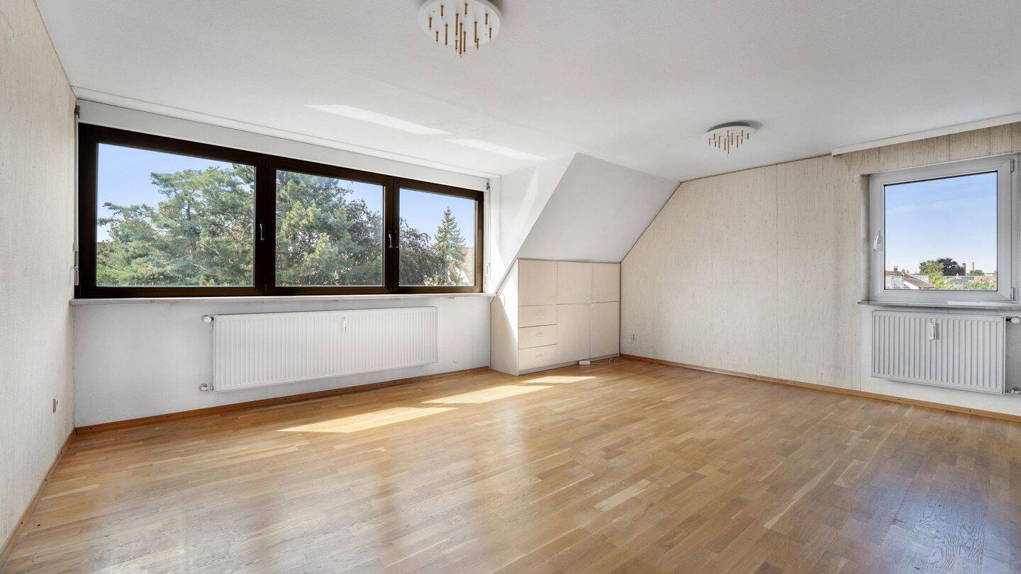 3-Zimmer-DG + ausgebauter Spitzboden mit Maisonette-Potenzial +++ provisionsfrei +++, 90409 Nürnberg (Großreuth h. d. Veste Gärten h. d. Veste Maxfeld Schoppershof)