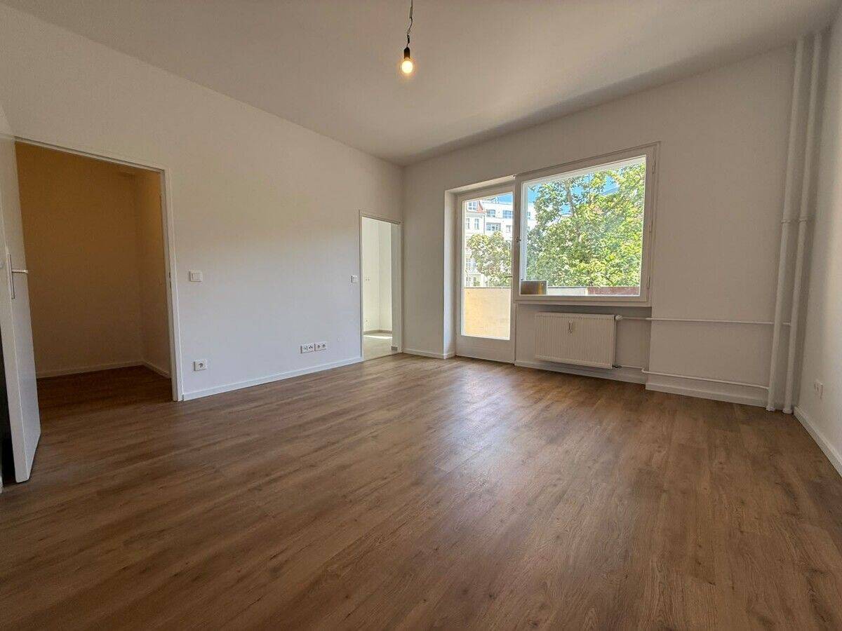 Charlottenburg: Saniertes ERSTBEZUG Apartment MIT BALKON – 33 m² per SOFORT zu VERMIETEN, 10717 Berlin (Charlottenburg-Wilmersdorf Wilmersdorf)