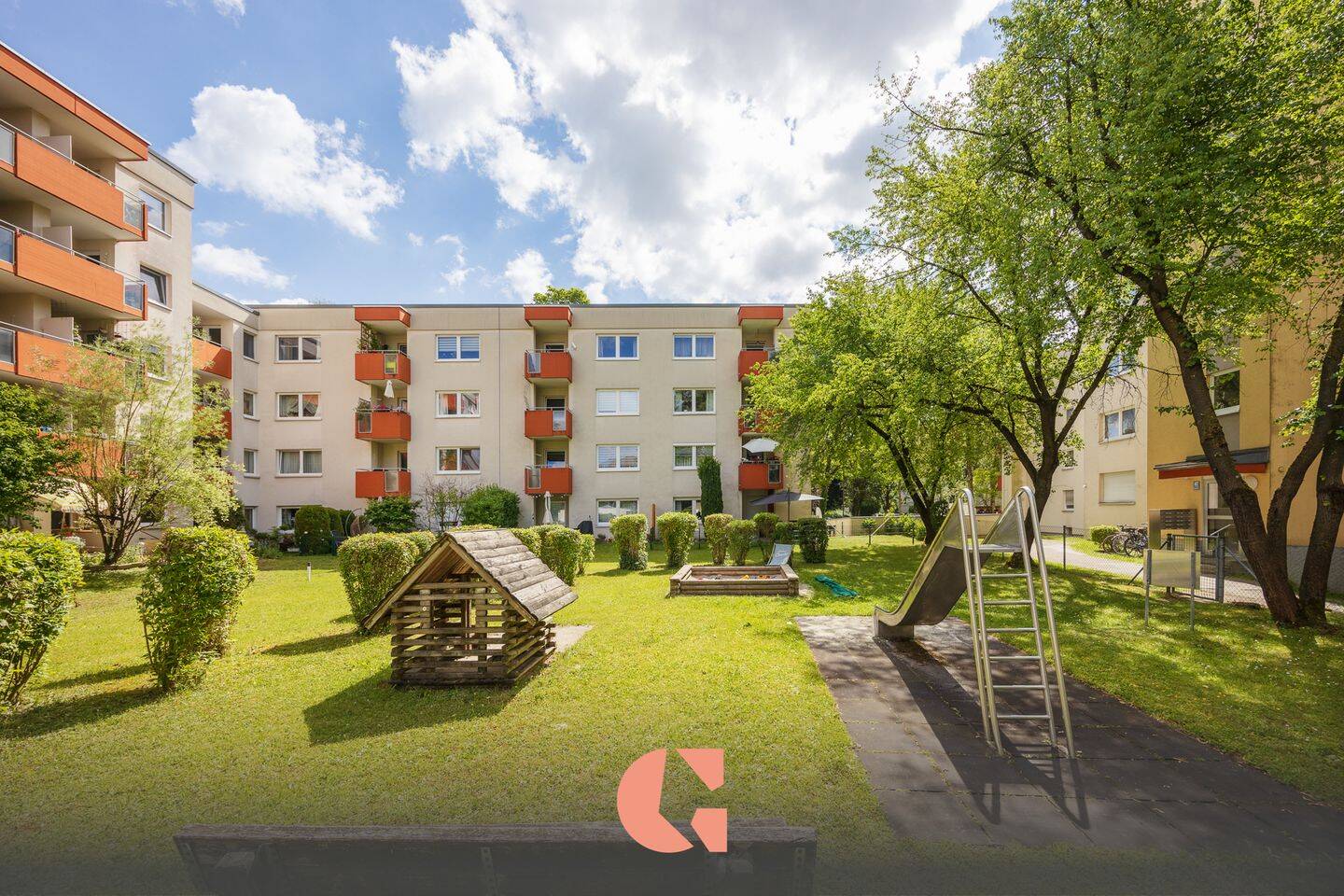 Oberföhring – Attraktive Dachgeschosswohnung mit hohem Freizeitwert, 81927 München (Bogenhausen)