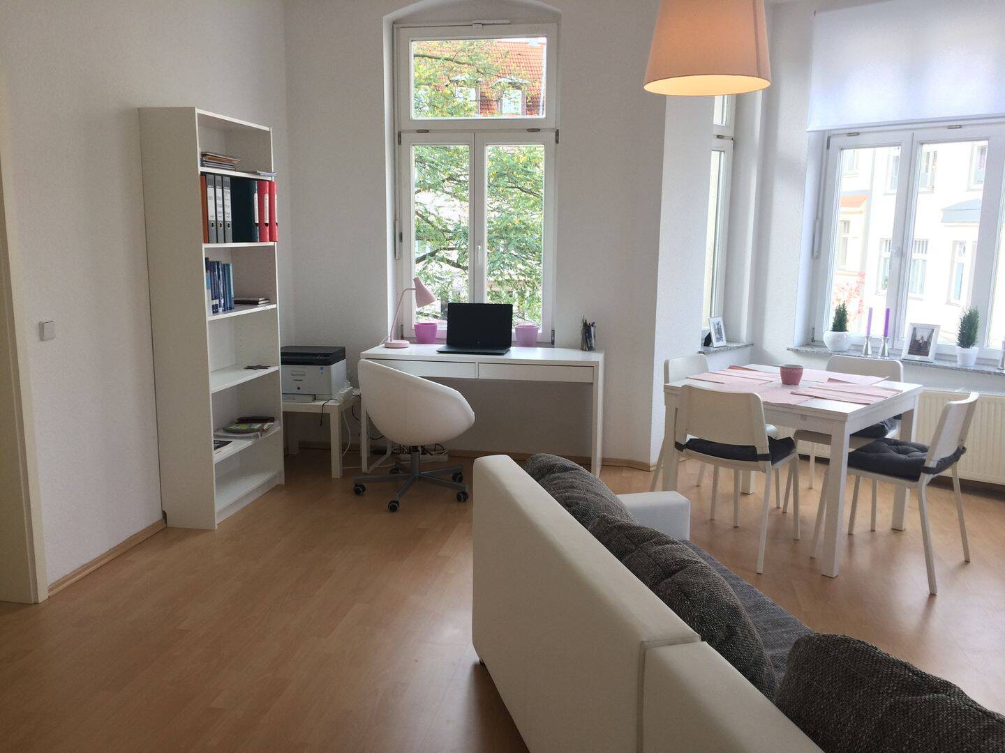 Geräumige 2-Zimmer-Wohnung in beliebter Wohnlage, 6110 Halle (Saale) (Damaschkestraße Gesundbrunnen Innenstadt Lutherplatz Saaleaue)