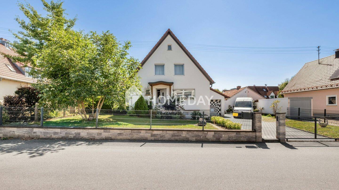 Renovierungsbedürftiges Einfamilienhaus mit vielseitigem Platzangebot, Garten und Garage, 89343 Jettingen-Scheppach