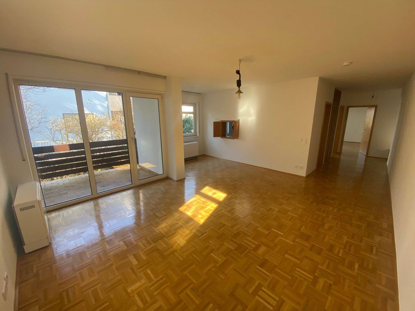 Frisch renovierte, helle 3-Zimmer Wohnung mit 2 Balkonen und Garage in ruhiger Feldrandlage, 69493 Hirschberg an der Bergstraße
