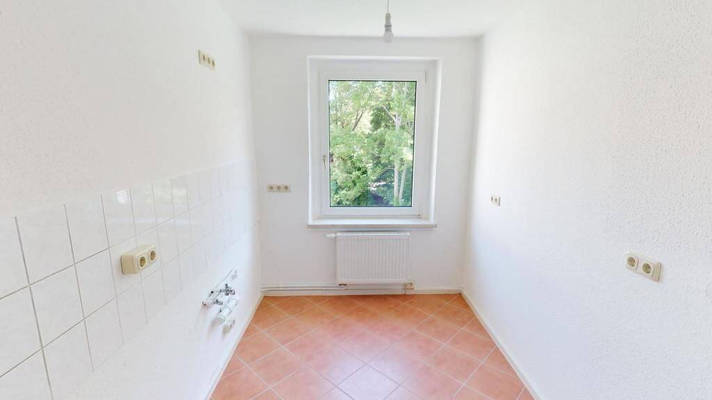 Großzügige 5-Raum-Wohnung mit 2 Bädern, 9114 Chemnitz (Borna-Heinersdorf Ebersdorf Furth Glösa-Draisdorf Schloßchemnitz)