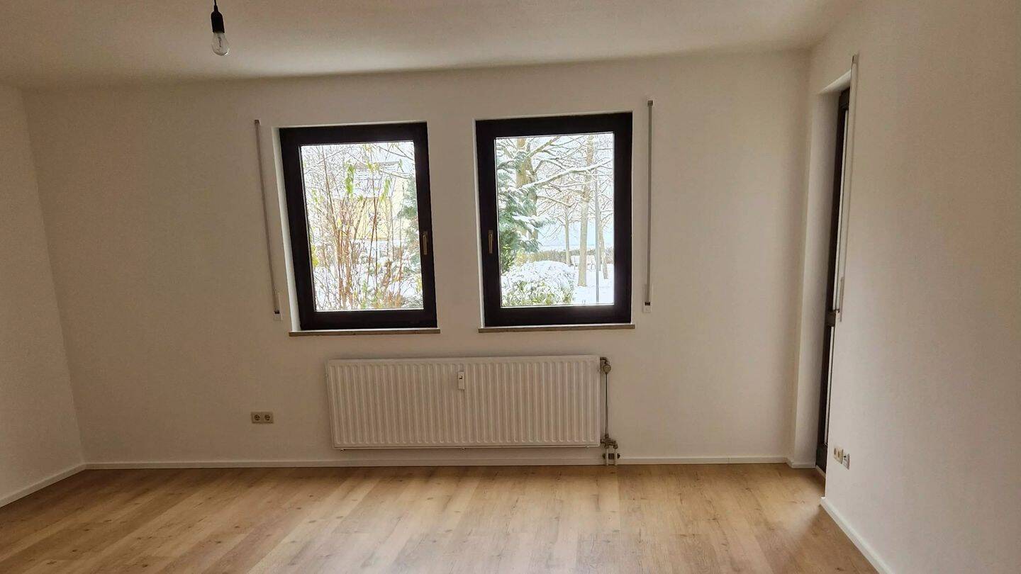 Schöne rundum neu renovierte EG Wohnung ab sofort zu vermieten., 91522 Ansbach