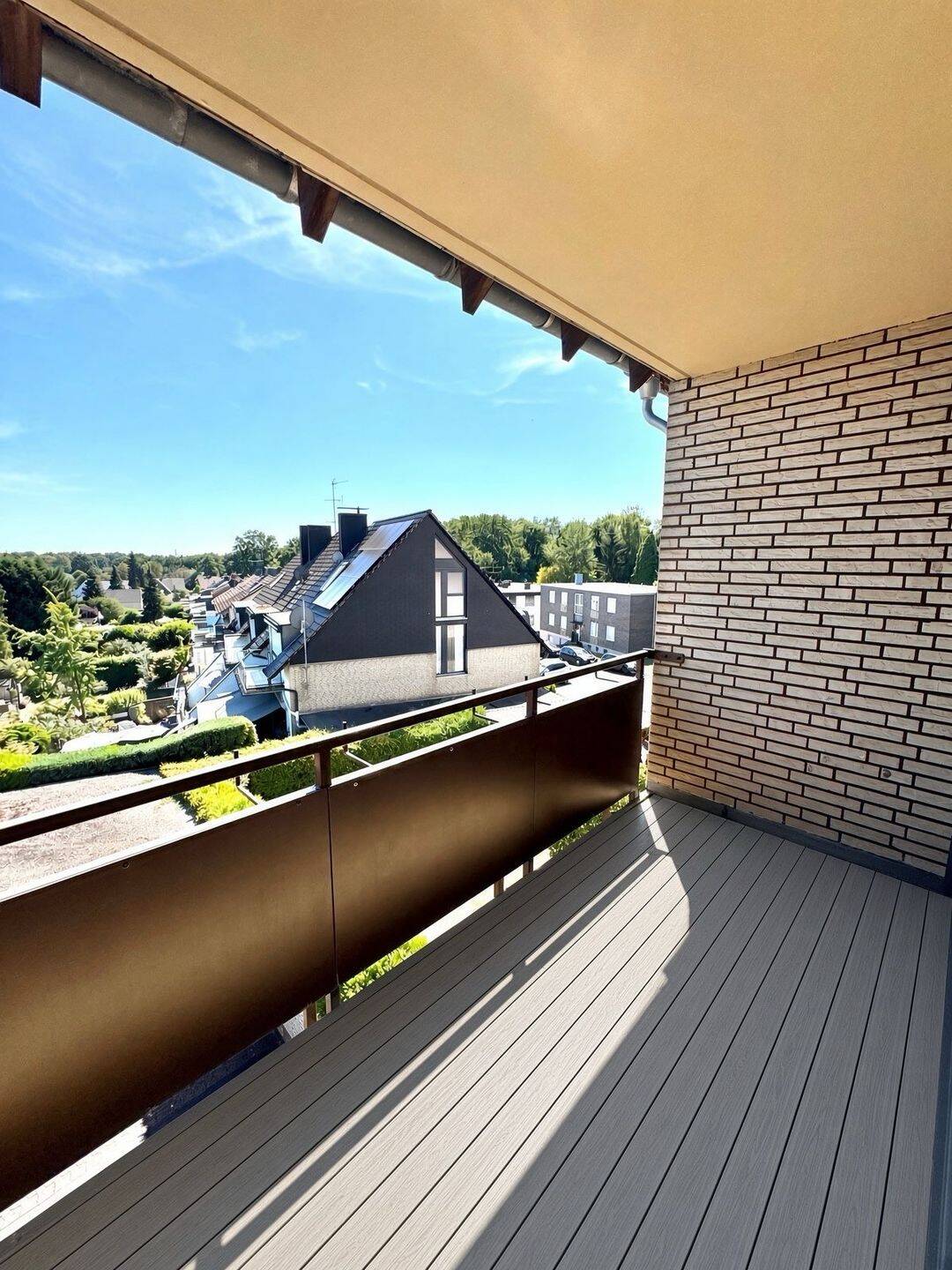 Sonnige Wohnung mit Küche inklusive und Weitblick in OB-Schmachendorf/Königshardt, 46147 Oberhausen (Alsfeld Holten Schmachtendorf Sterkrade-Nord)