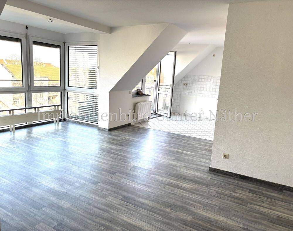Feine Zwei-Zimmer Wohnung mit herrlichem Balkonblick und TG -Stellplatz!, 4328 Leipzig (Paunsdorf Sellerhausen-Stünz)