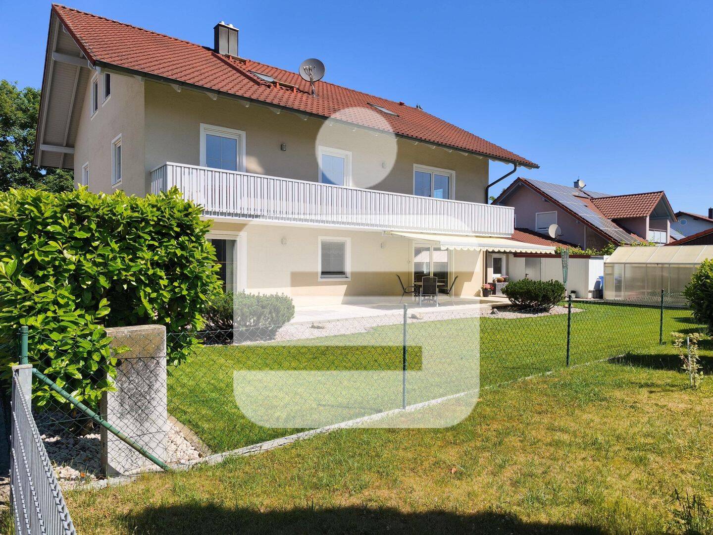 Ein Haus, 3 Wohnungen, in Pocking Süd, 94060 Pocking