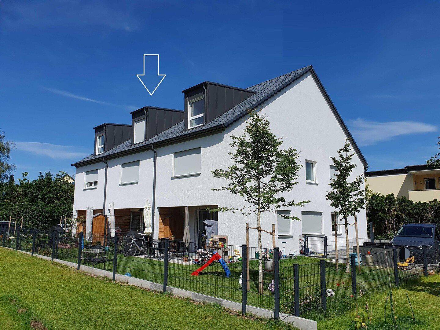 Energiesparend und gesund Wohnen: Neues Holzmassiv-Reihenhaus mit 6 Zimmern in Obermenzing, 81247 München (Allach-Untermenzing Pasing-Obermenzing)
