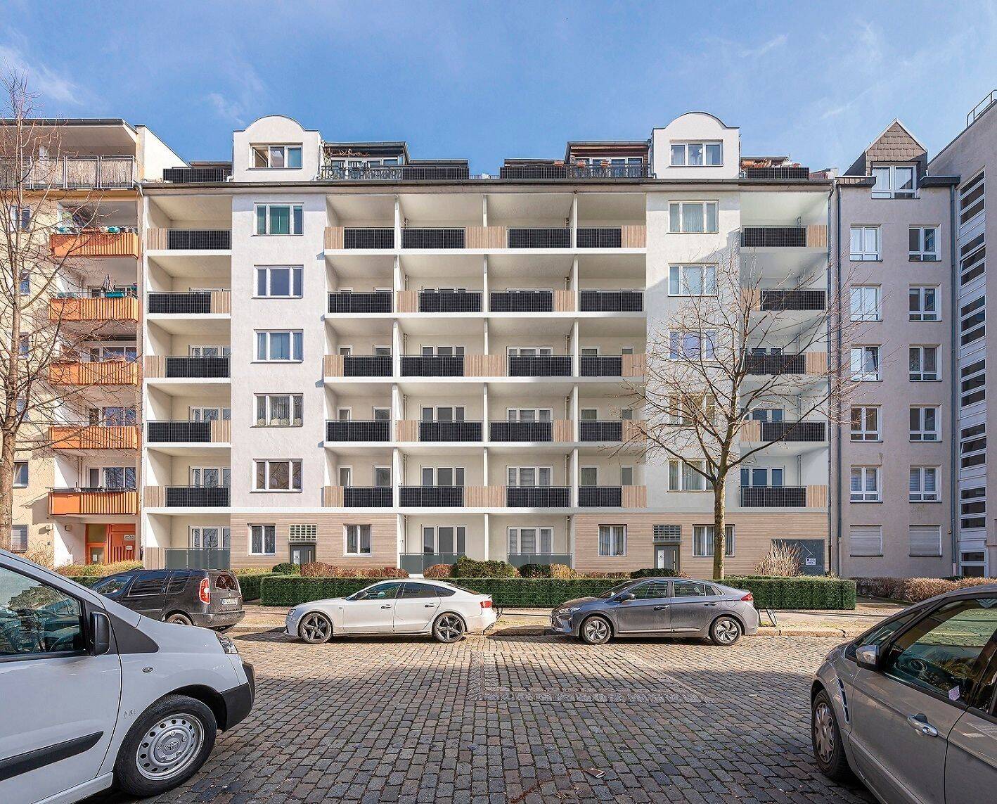 1-Zimmer-Wohnung im Bauhaus-inspirierten Altbau – Ausbau nach eigenen Vorstellungen – 10553 Berlin – Bild 1 von 1