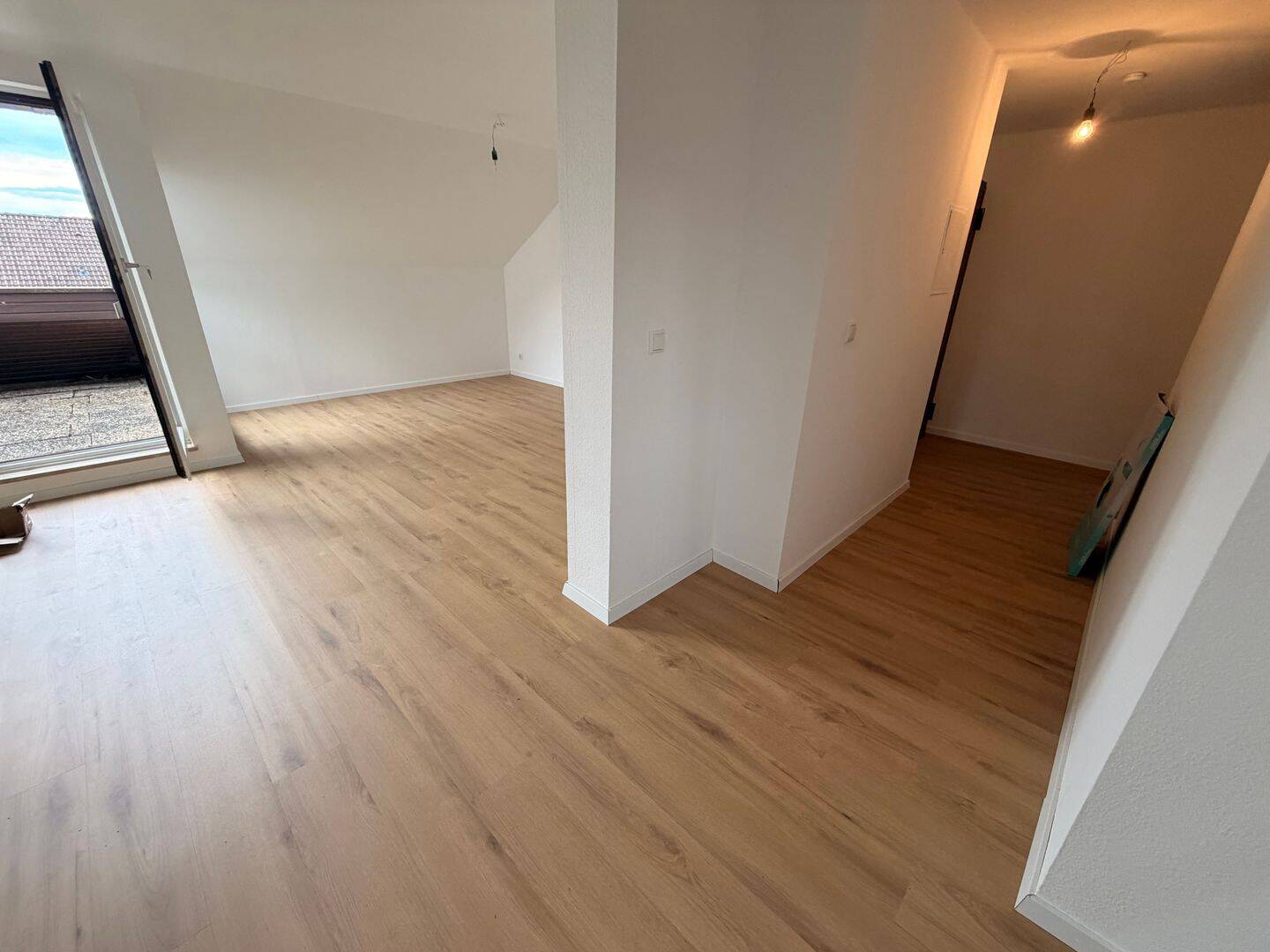 Renovierte 4-Zimmer-Dachgeschosswohnung mit Dachterrasse, 91056 Erlangen
