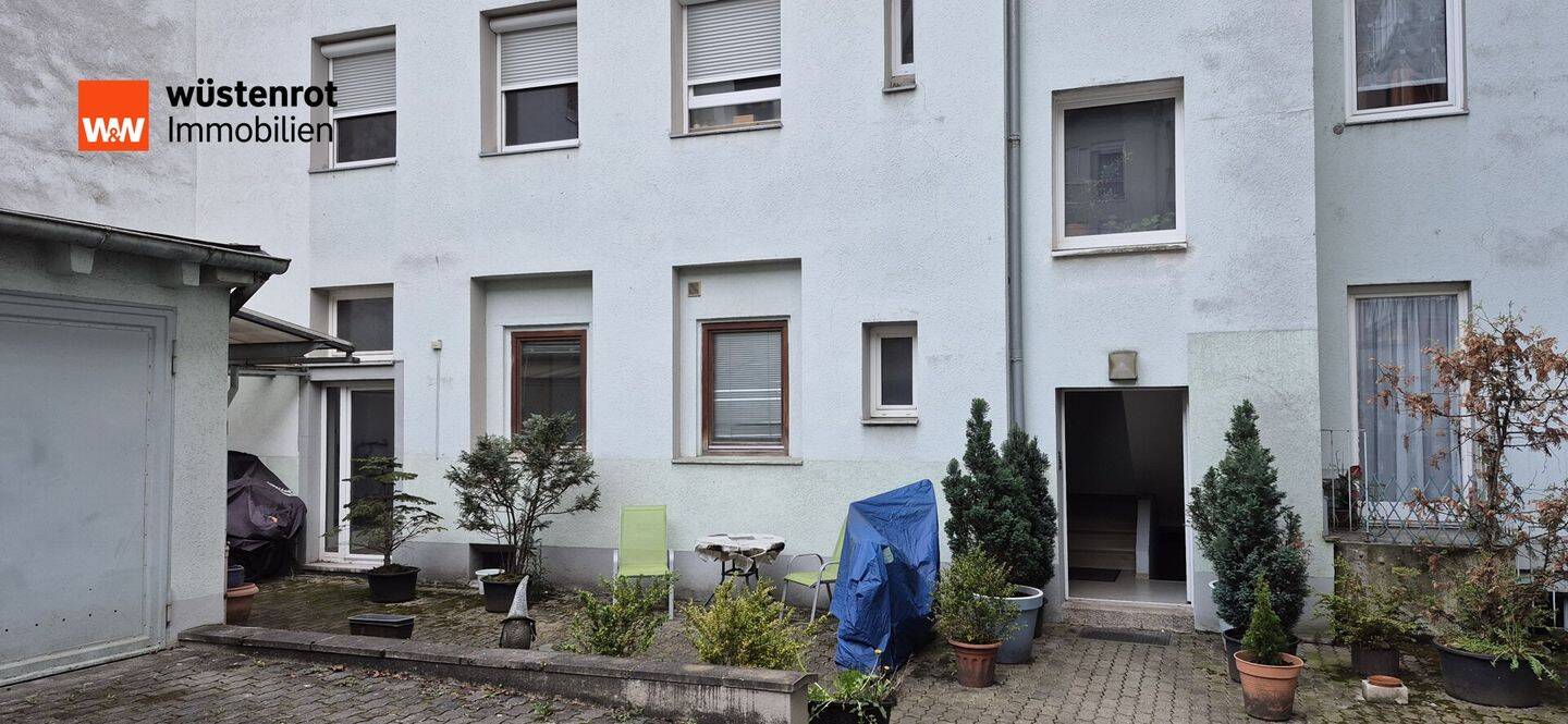 Charmante 2- Zimmer- Erdgeschosswohnung mit Einbauküche und Zugang zum Gartenhof., 90459 Nürnberg