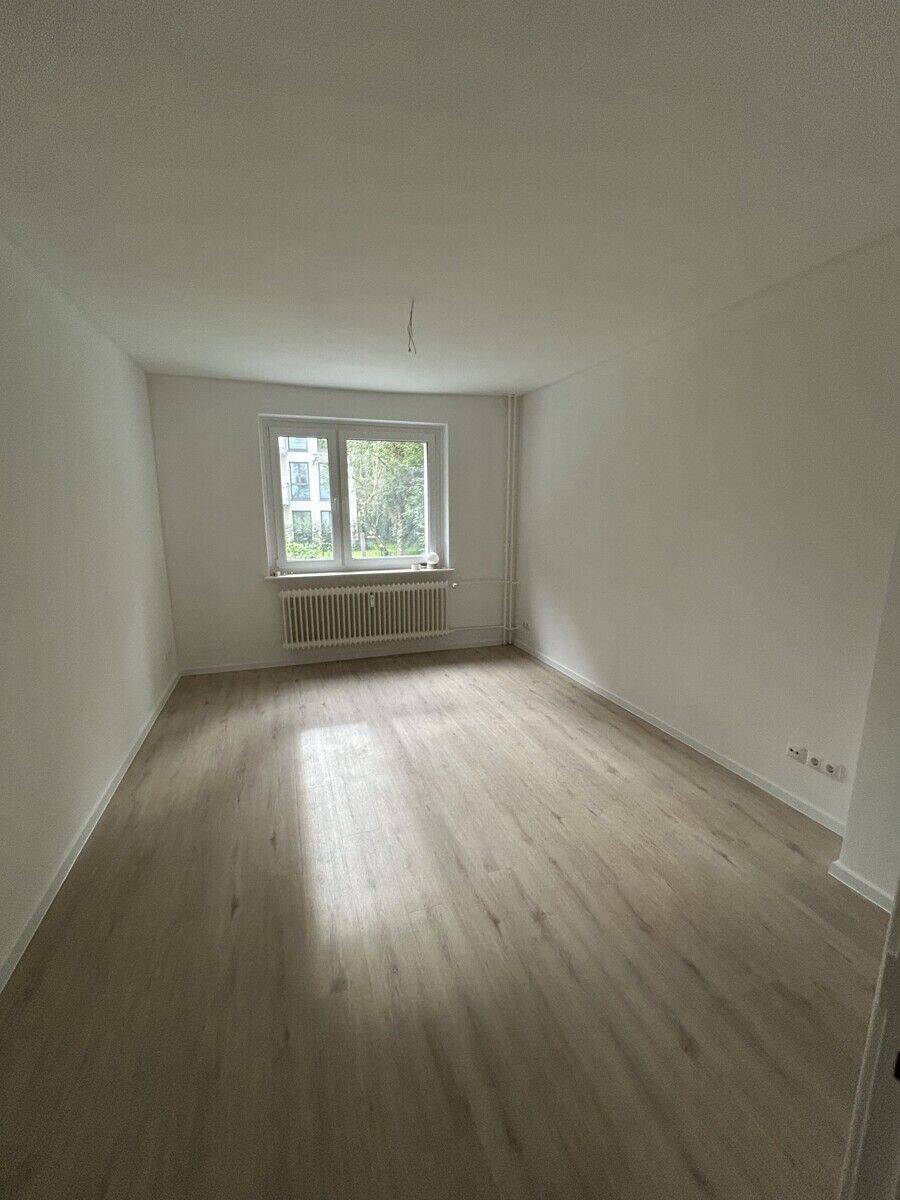 3- Zimmer-Wohnung in Hamburg-Barmbek – Erstbezug nach Sanierung !, 22083 Hamburg (Hamburg-Nord Barmbek-Süd)