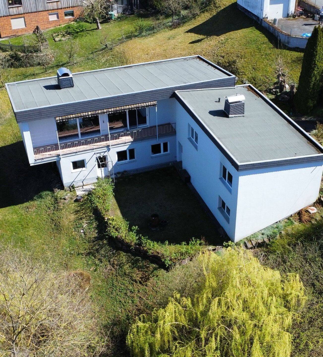 Großes Einfamilienhaus in beliebter Wohnlage mit Fernblick, 34305 Niedenstein
