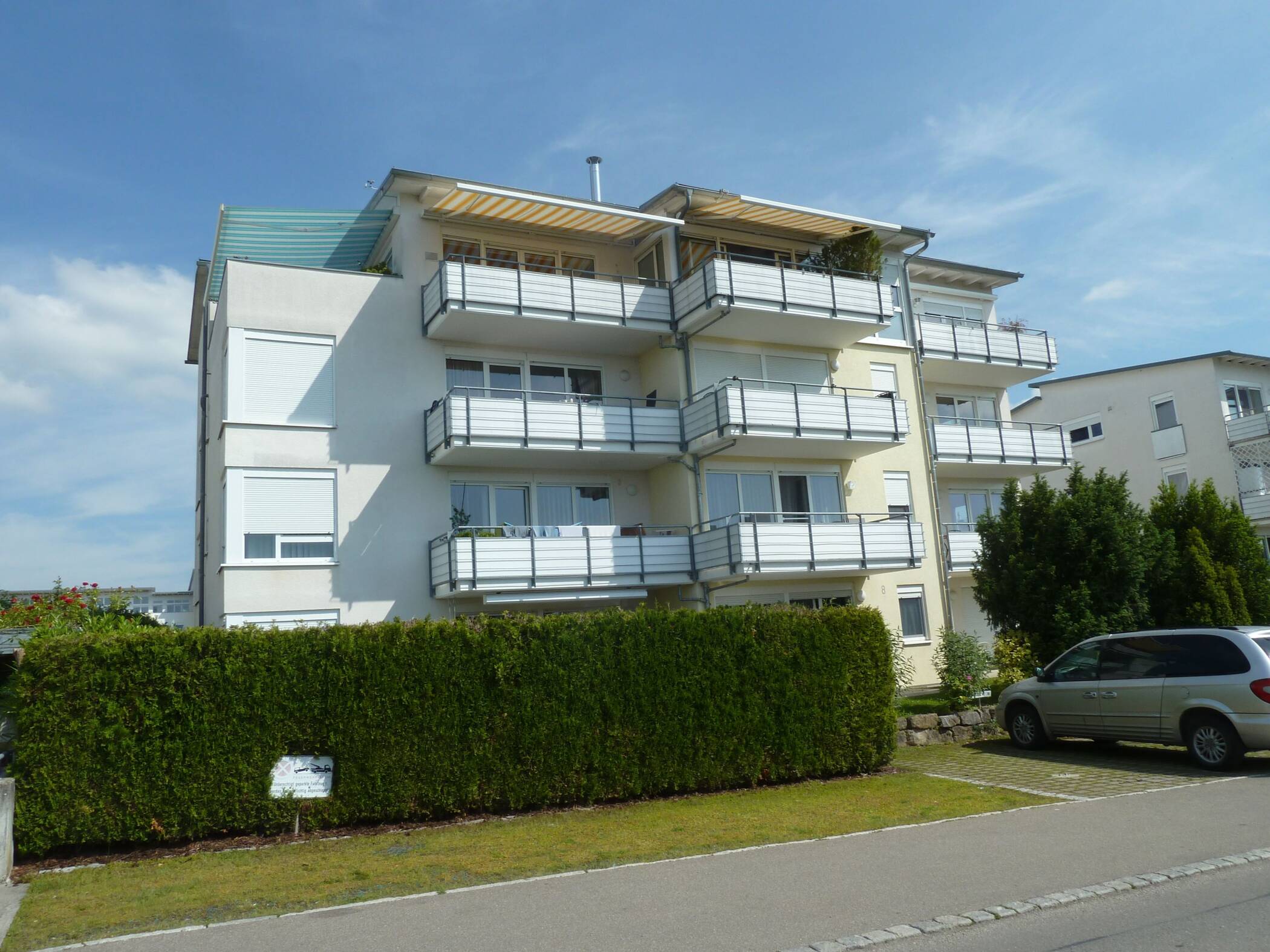 Vollmöblierte gepflegte Wohnung mit 1,5 Zimmern sowie Balkon und EBK zur vorübergehenden Vermietung in Friedrichshafen, 88045 Friedrichshafen