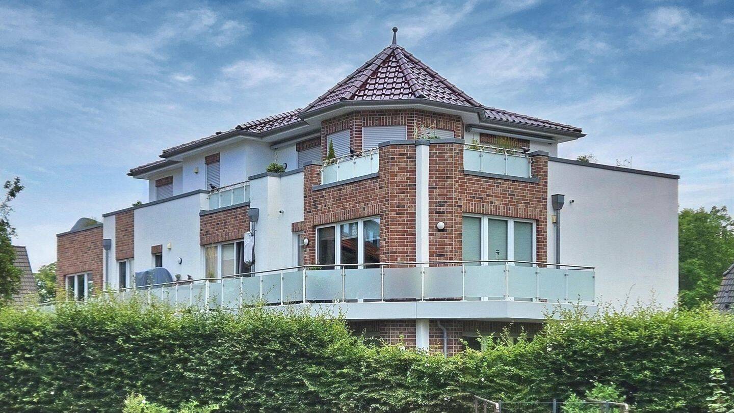 CUX, in Sichtweite zum Deich der Grimmershörnbucht, erst 7 Jahre jung, Bad mit 2 Fenstern, Fahrstuhl, 27476 Cuxhaven
