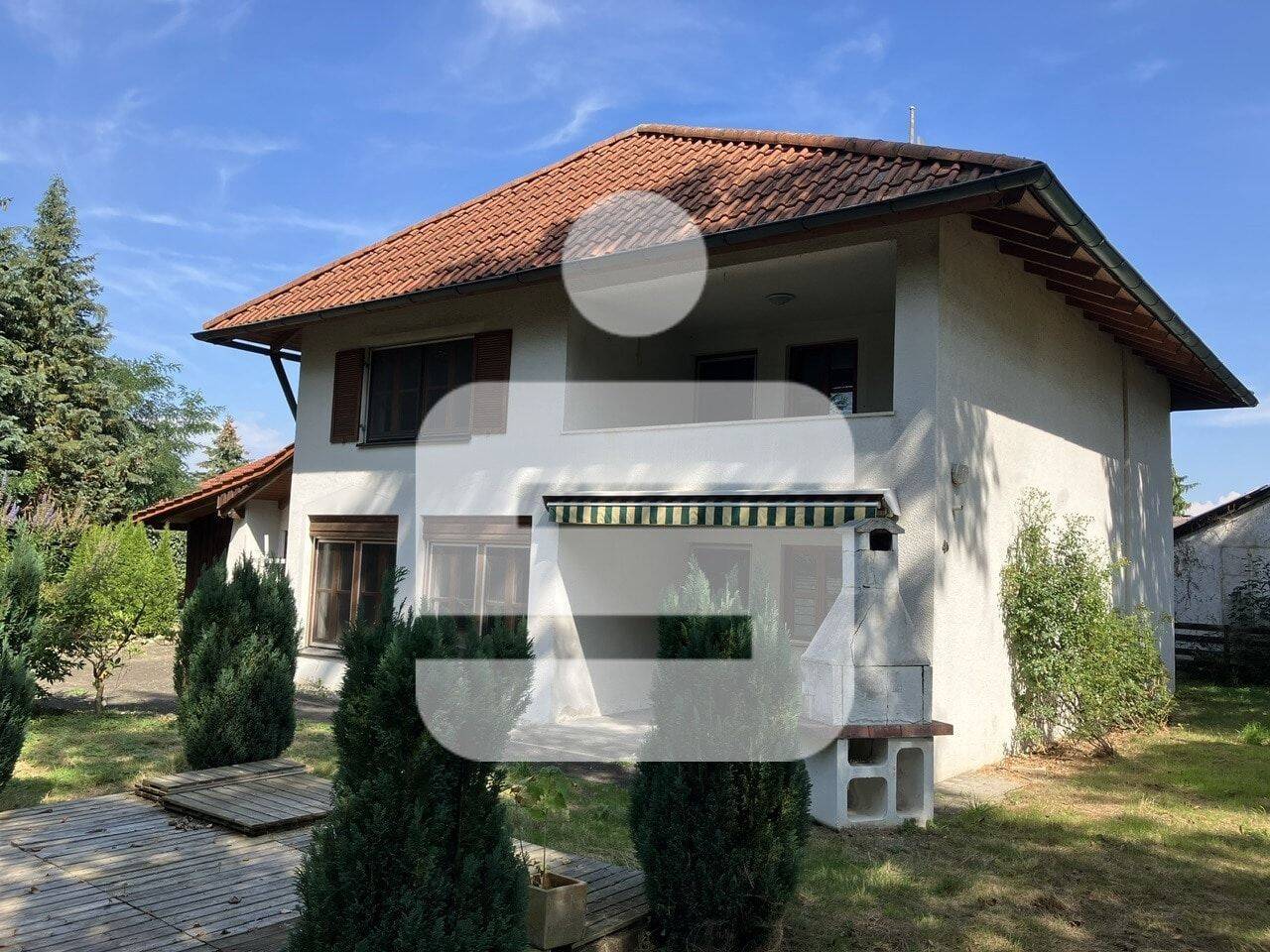 Haus am Ortsrand von Pocking, 94060 Pocking