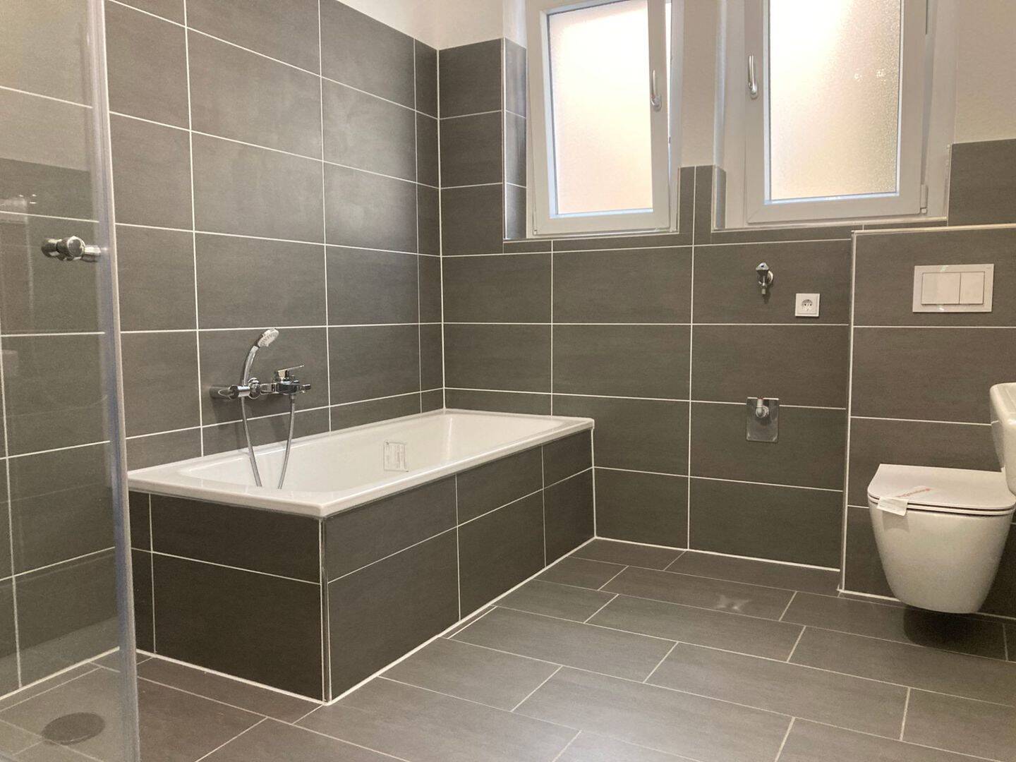 *** Charmante 2-Zi-Wohnung mit großzügigem und modernem Tageslichtbad ***, 45144 Essen (Frohnhausen)