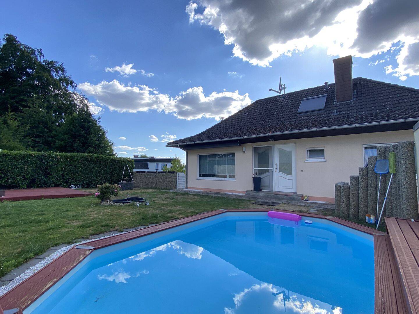Bungalow mit Einliegerwohnung…  für drei Generationen!