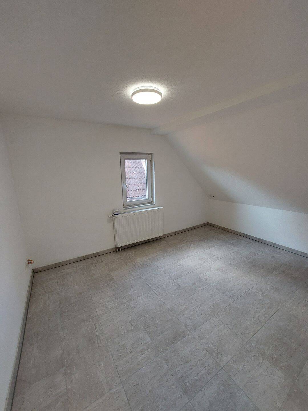 1-Zimmer-Wohnung-frisch renoviert neue Einbauküche, 78054 Villingen-Schwenningen