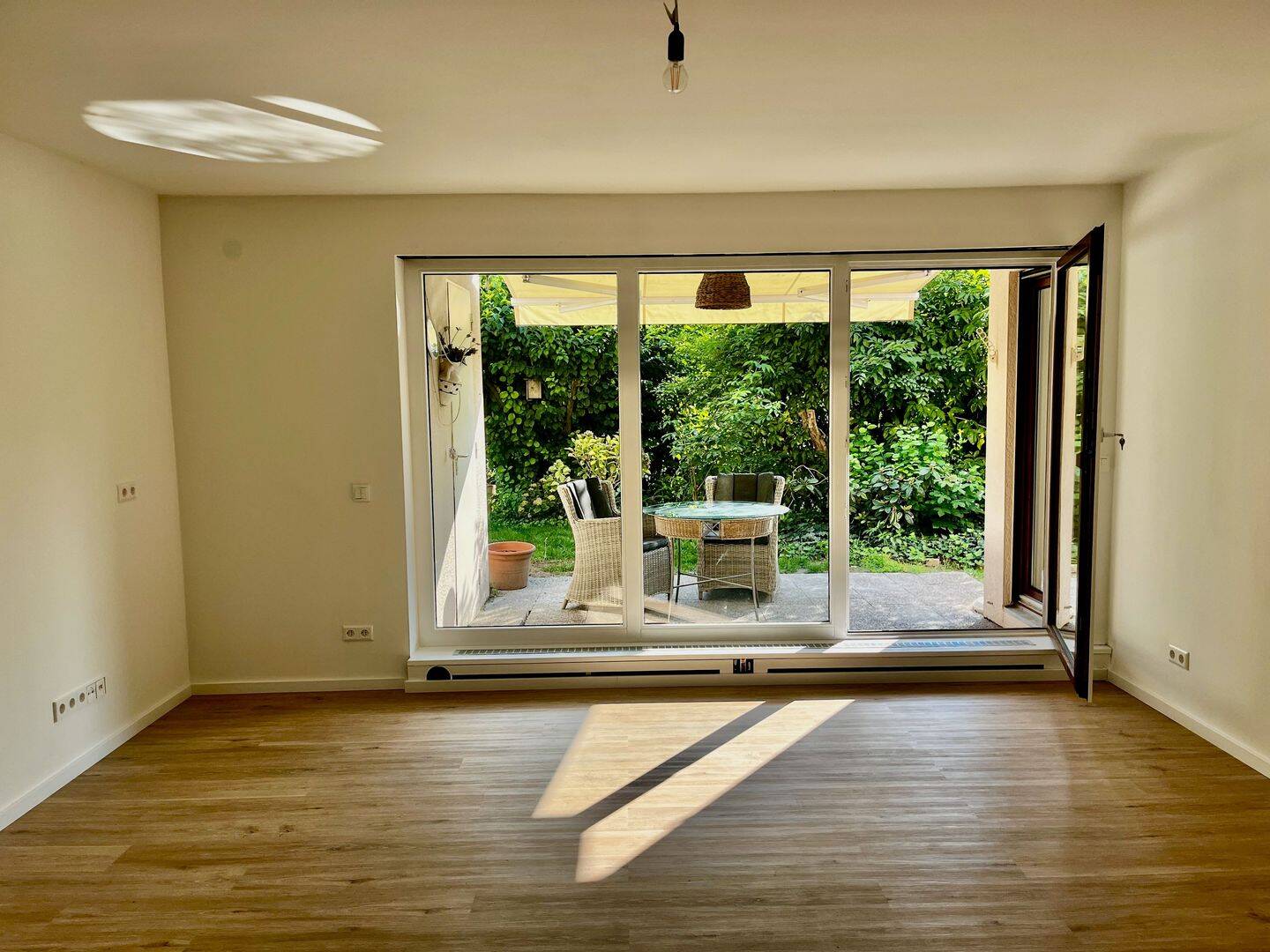 Wunderschöne Wohnung mit Blick ins Grüne in Meersburg sucht neuen Eigentümer, 88709 Meersburg
