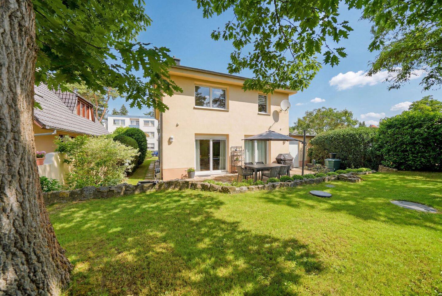 Großzügiges Einfamilienhaus in ruhiger Lichterfelder Lage mit Garten, Kamin, Garage und Vollkeller, 12209 Berlin (Steglitz-Zehlendorf Lichterfelde)