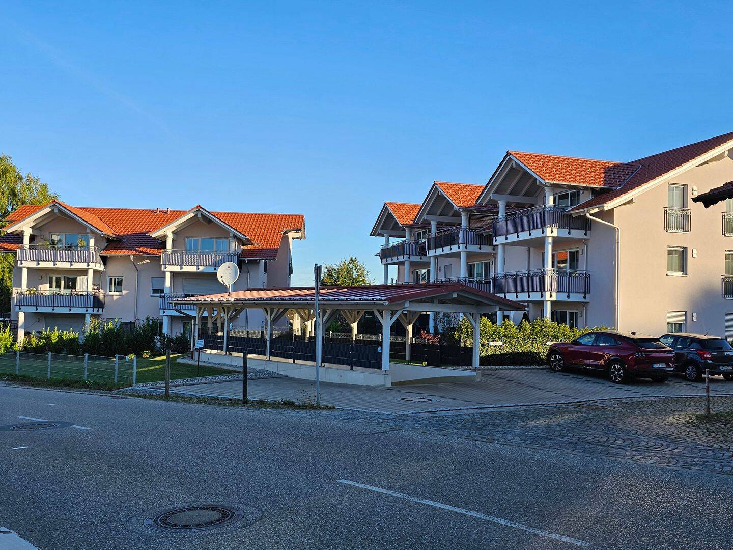Traunstein – Kammer EG-Wohnung mit eigenem Gartenanteil, 83278 Traunstein