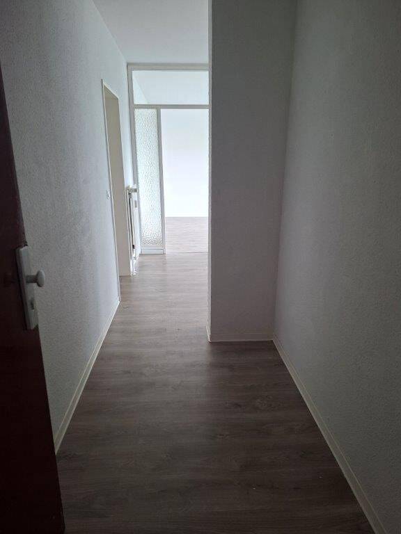 Gut geschnittene 3-Zimmer-Wohnung mit Balkon im 4. Obergeschoss, 27749 Delmenhorst (Düsternort Mitte Schafkoven/Donneresch Stickgras/Annenriede)