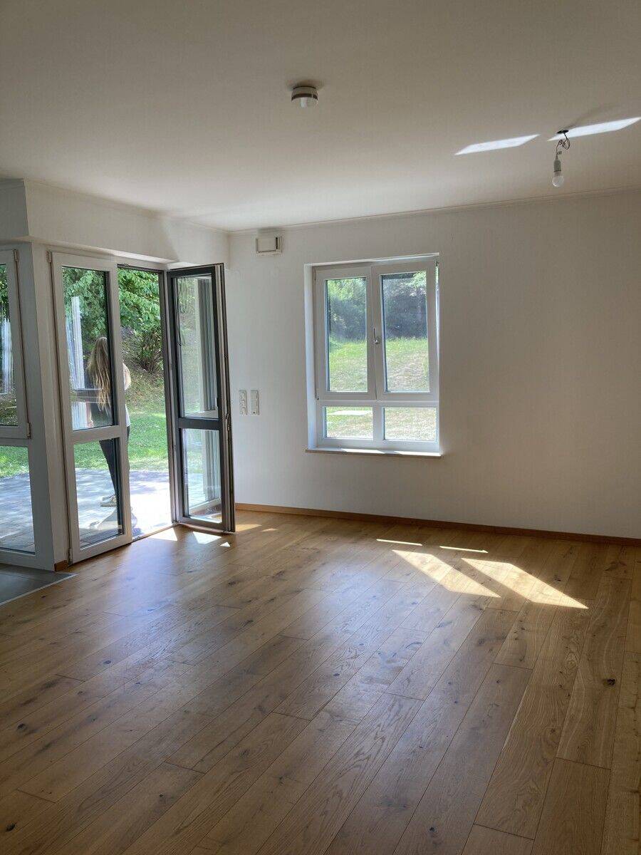Hochwertige 3-Zimmer Wohnung mit großem Garten in ruhiger Wohnlage!, 94469 Deggendorf