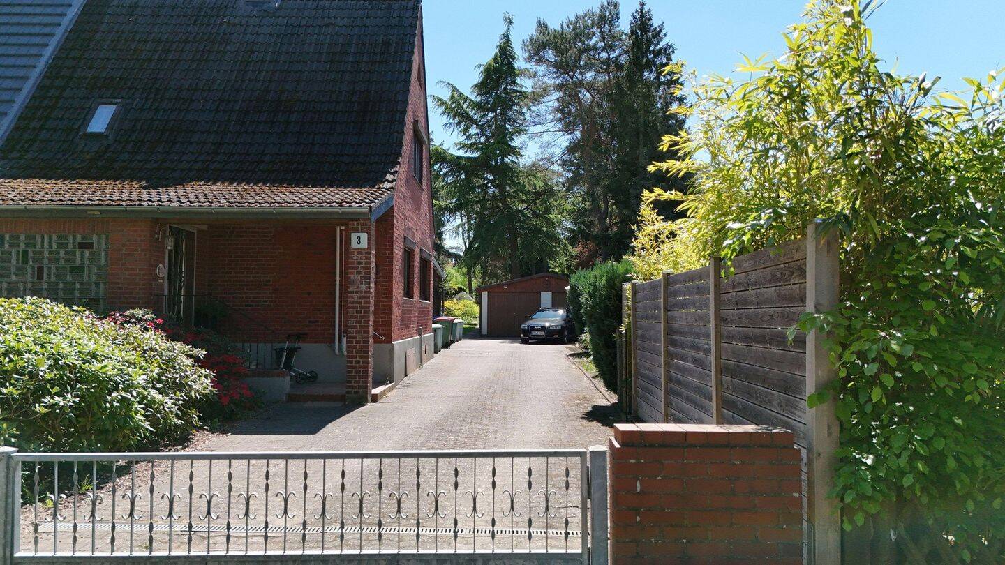 Haus bzw. Doppelhaushälfte mit schönem und großem Garten in sehr ruhiger Lage, 21149 Hamburg (Harburg Hausbruch Neugraben-Fischbek)