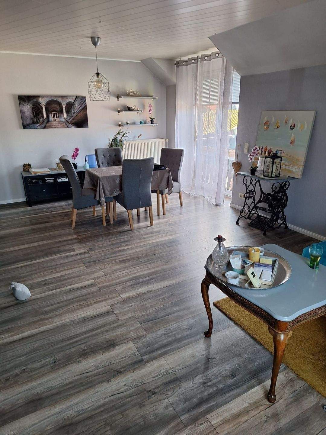 Helle 3-Zimmer-Wohnung in ruhigem Zweifamilienhaus – Balkon, Einbauküche & Stellplätze inklusive, 21398 Neetze